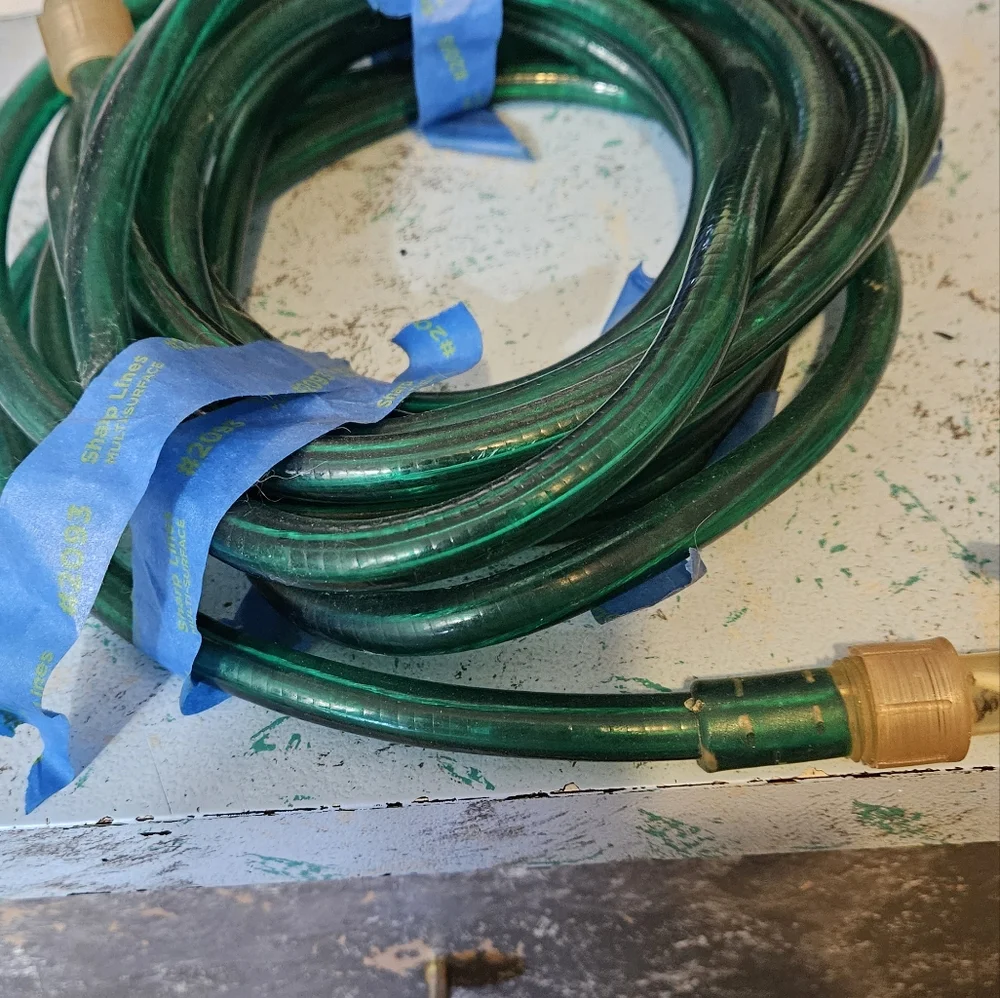 LED Flexable Rope light color is Green PRELOVED This is in good working condit